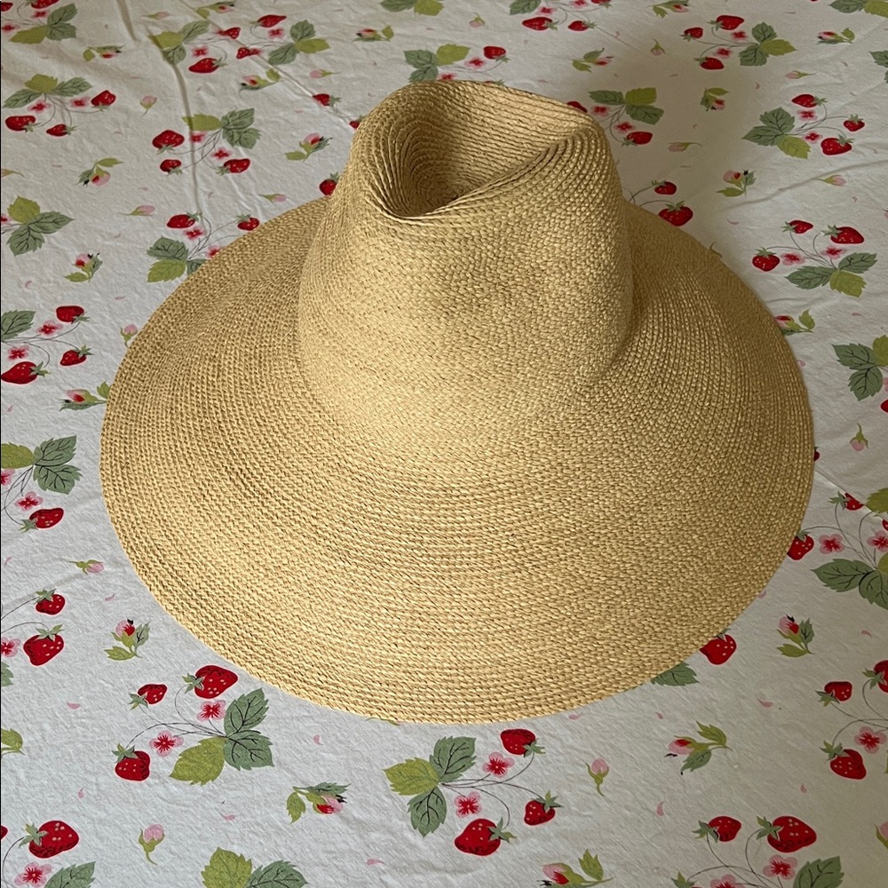 Jamessa Leone Tinsley NEW small